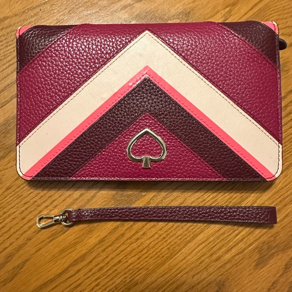 kate spade Handbags - Kate Spade Chevron wristlet
